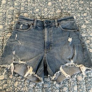 Abercrombie & Fitch mom shorts
